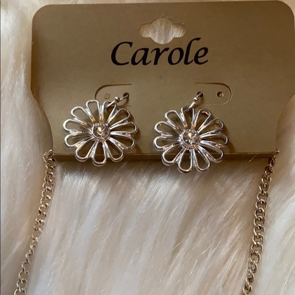 NWT Carole Jewelry - Picture 3 of 8